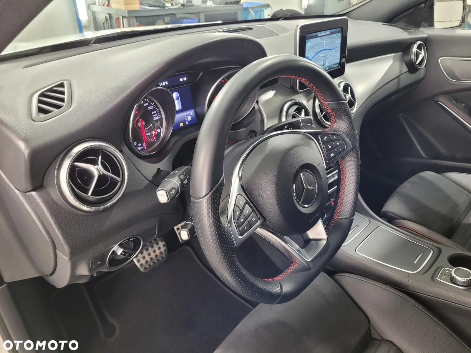Mercedes-Benz CLA Shooting Brake 200 7G-DCT AMG Line - 24