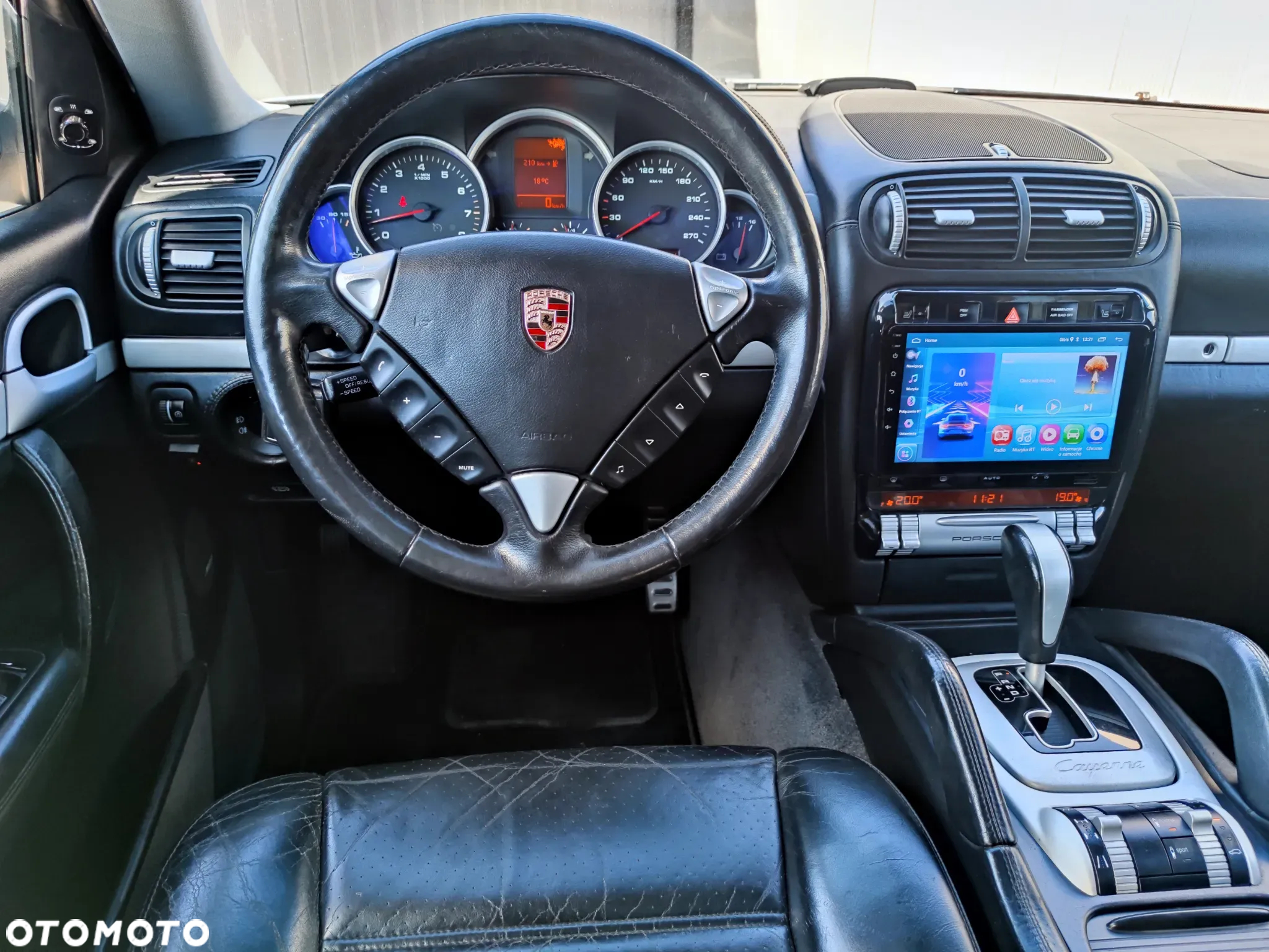 Porsche Cayenne - 21