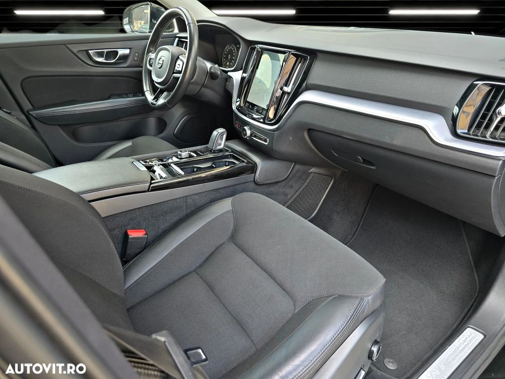 Volvo V60 T6 AWD Twin Engine Geartronic Momentum Pro - 9