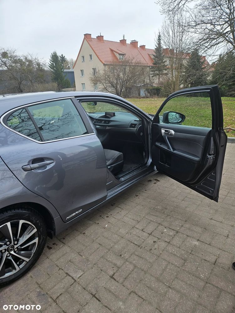 Lexus CT 200h Business Edition - 4