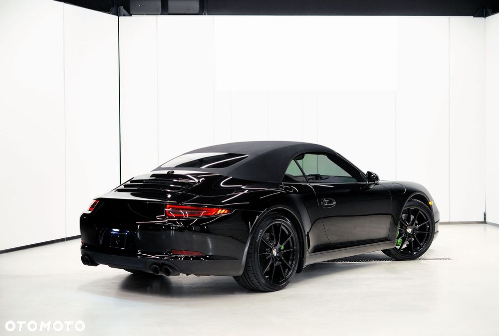 Porsche 911 Carrera S - 2