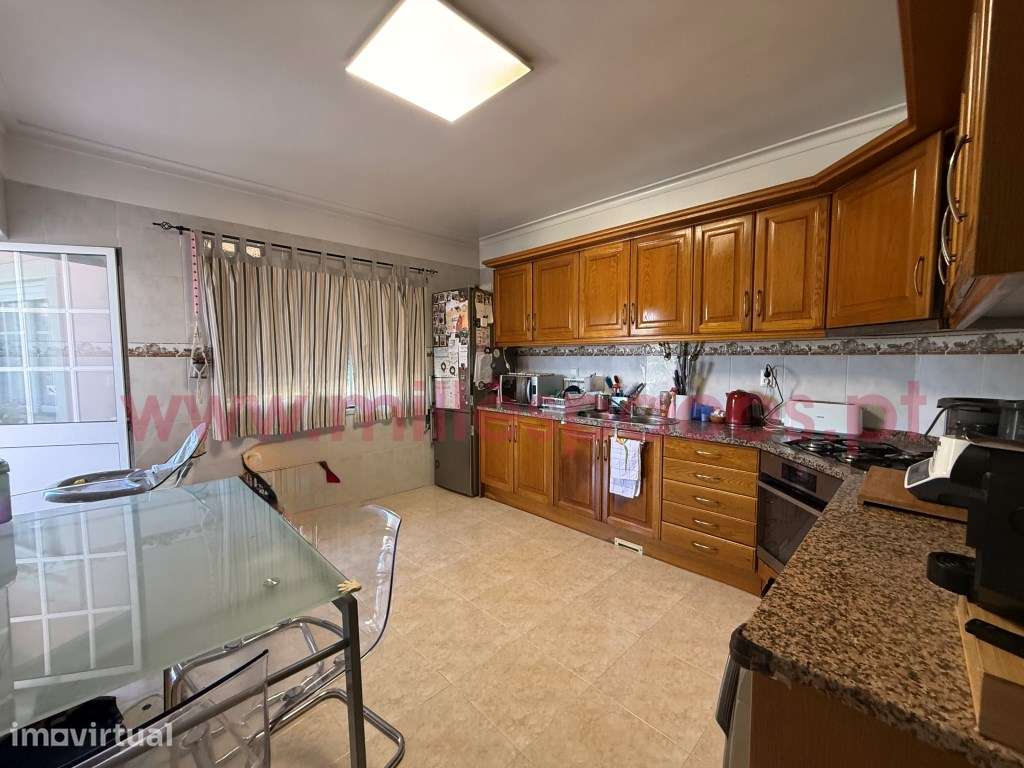 Apartamento T3 usado em Montijo com garagem e elevador - Grande imagem: 4/24