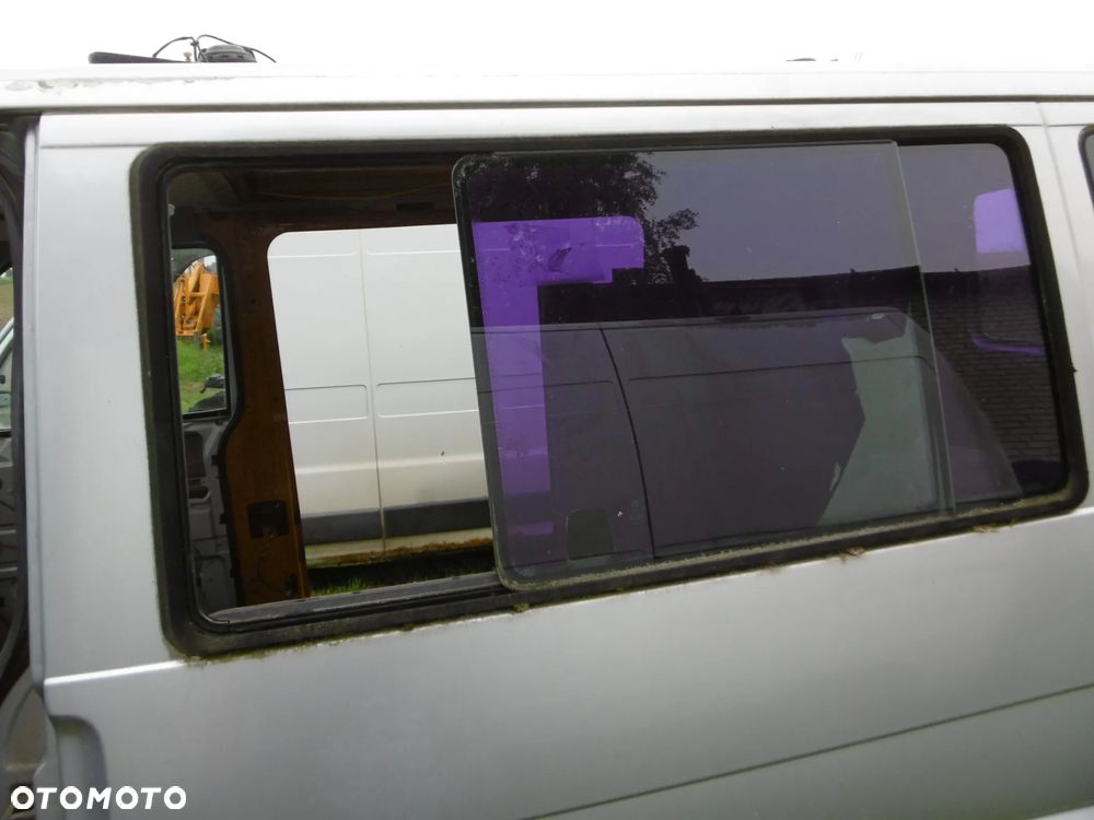 SZYBA BOCZNA LEWA VW T4 MULTIVAN - 2
