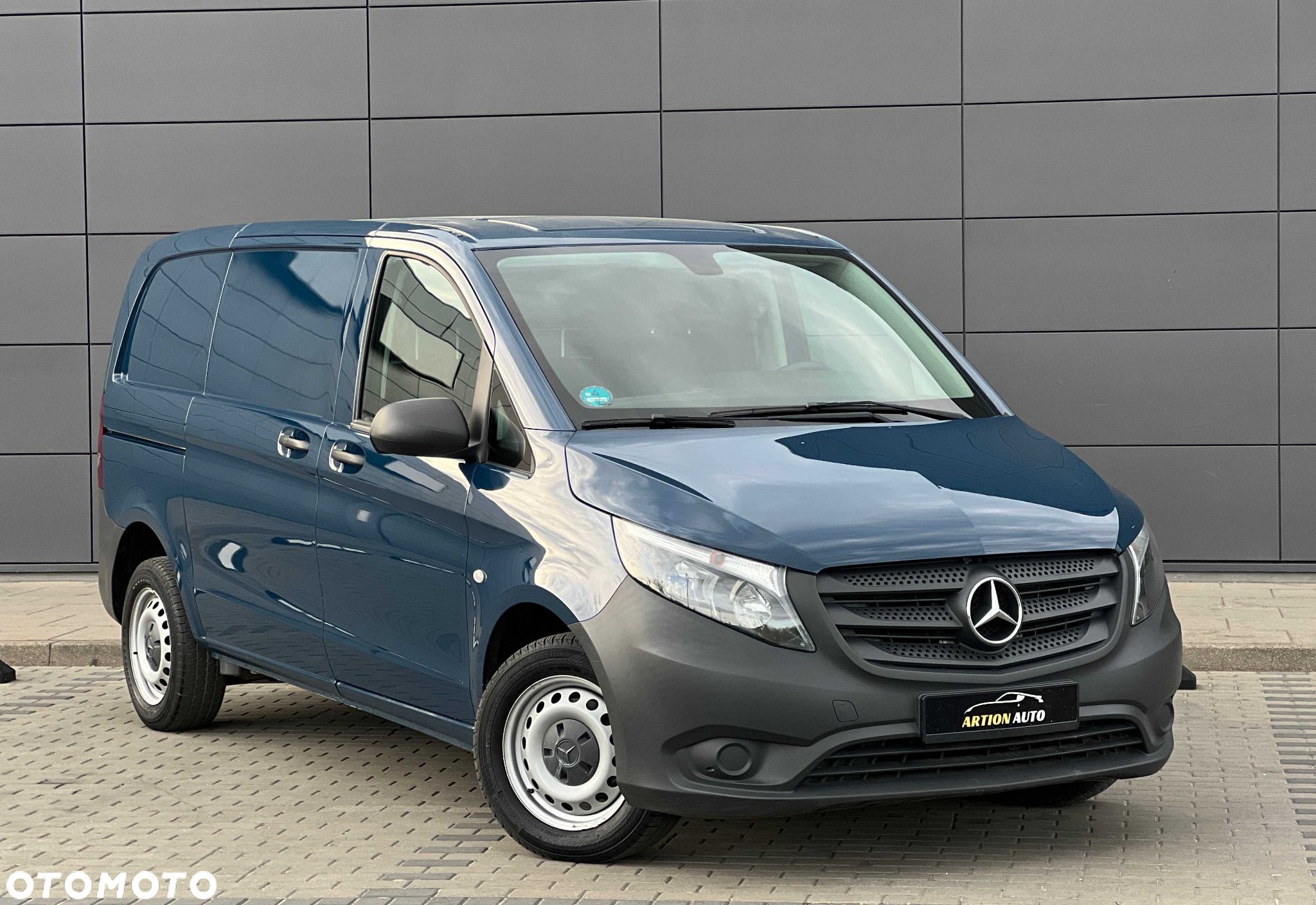 Mercedes-Benz VITO 109 - 1