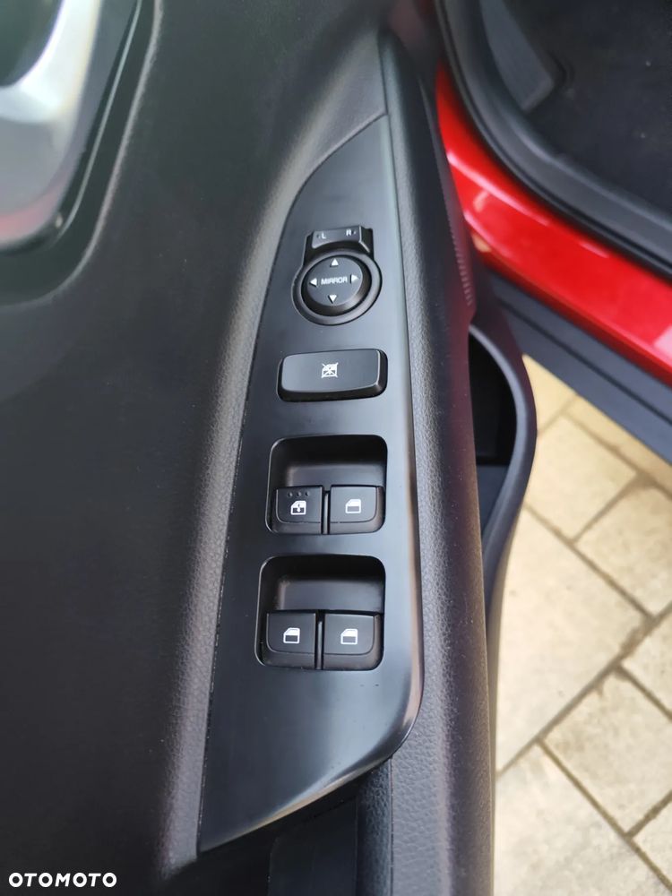 Kia Stonic 1.6 CRDi SCR L - 17