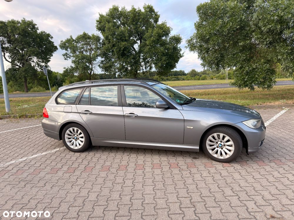 BMW Seria 3 320d - 4