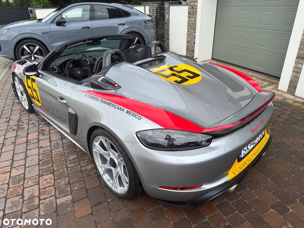 Porsche 718 Spyder - 8