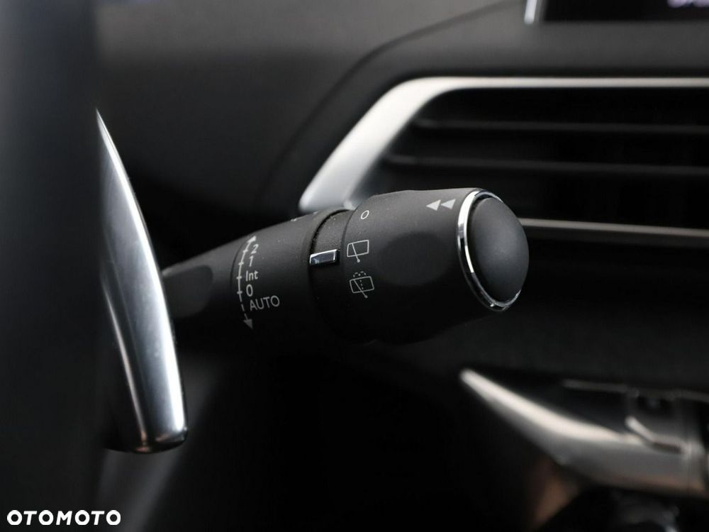 Peugeot 3008 PureTech 130 Stop & Start GPF EAT8 Allure Business-Paket - 37