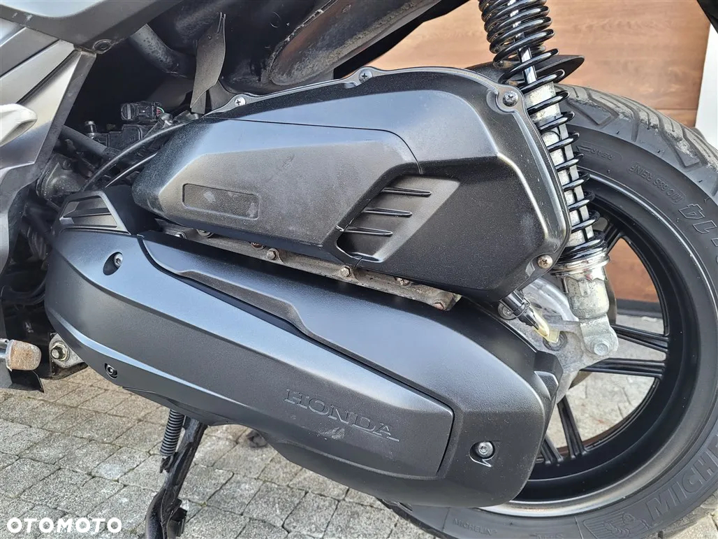 Honda NSS - 17