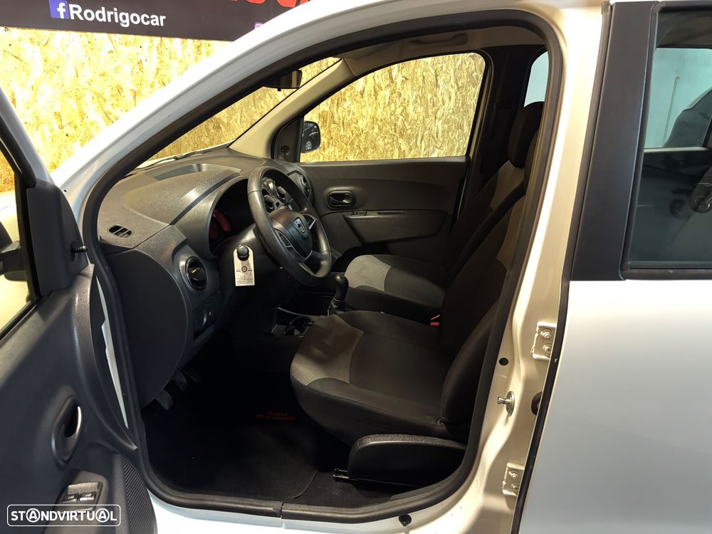 Dacia Lodgy 1.2 TCe Confort 7L - 6