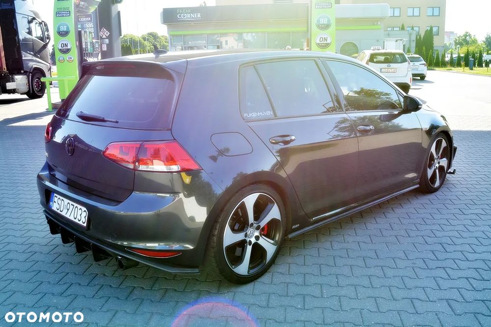 Volkswagen Golf GTI (BlueMotion Technology) Performance - 18