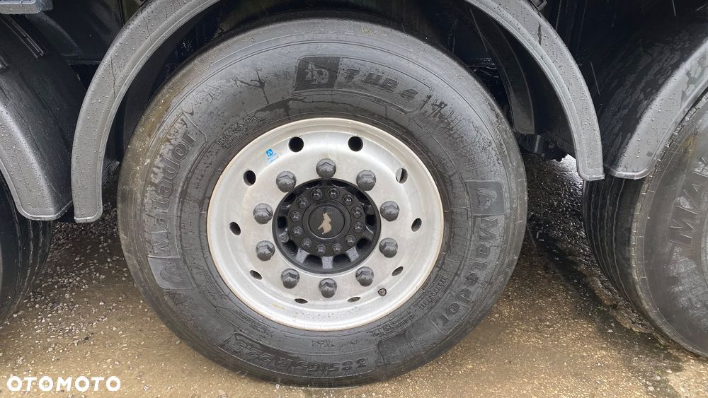 Schmitz Cargobull naczepa ruchoma podłoga - 6