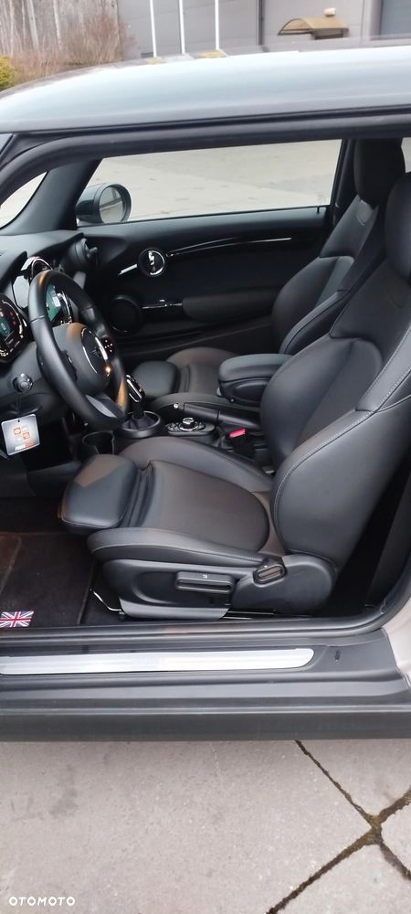 MINI Cooper Standard - 11