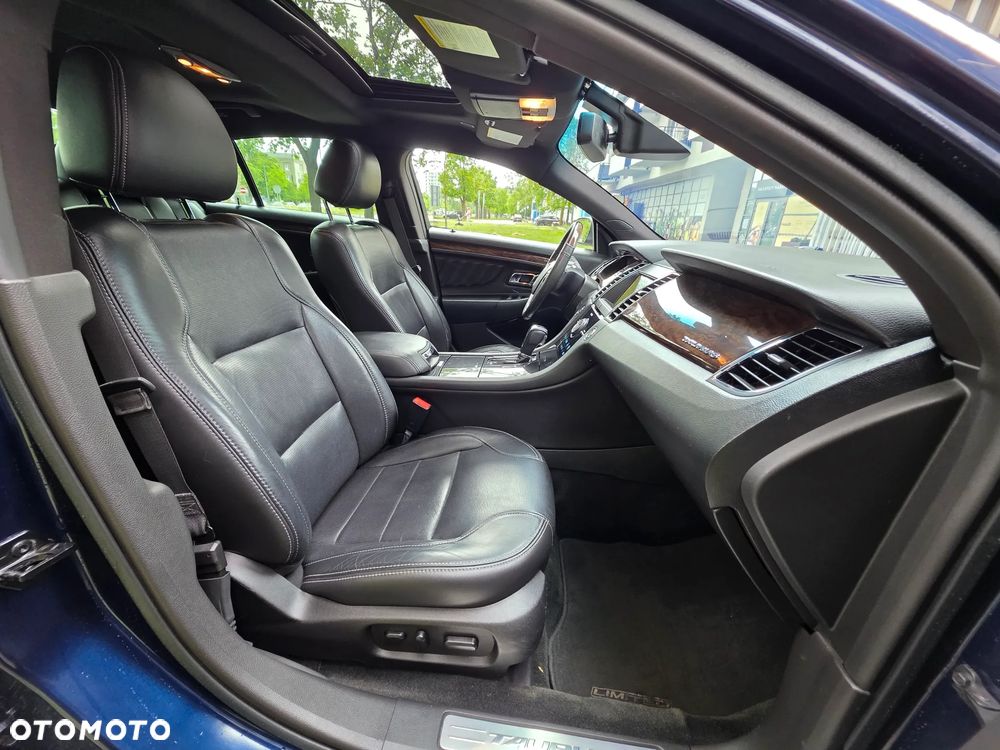 Ford Taurus - 35