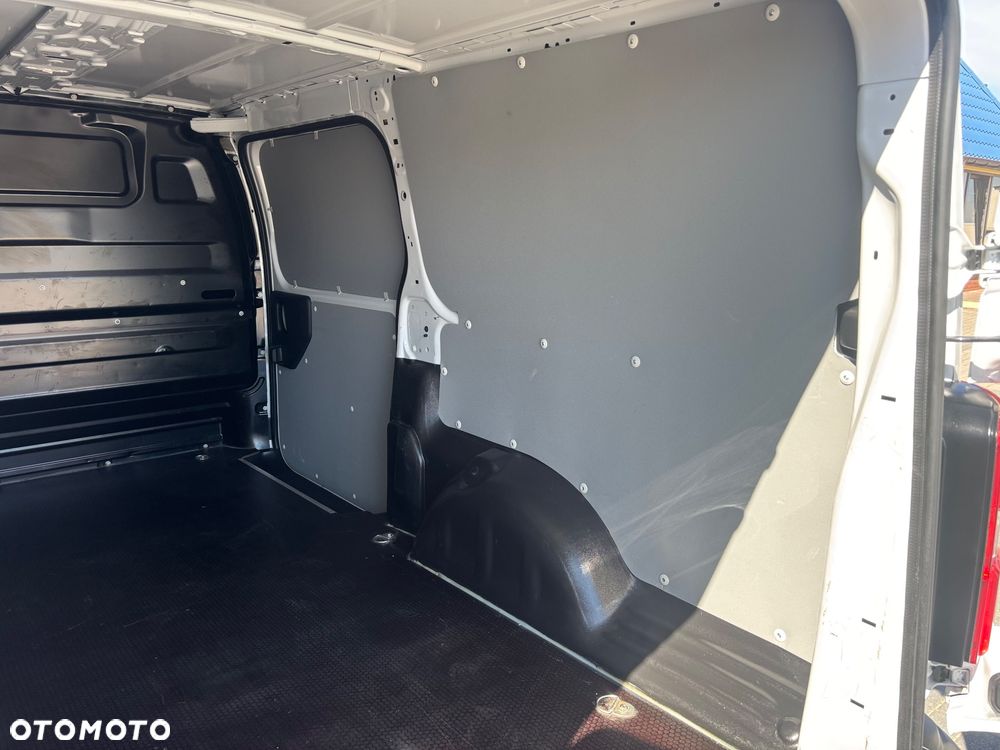 Opel Vivaro - 16