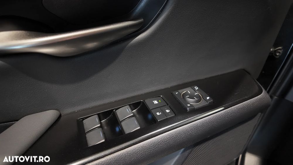Lexus UX 250h - 18