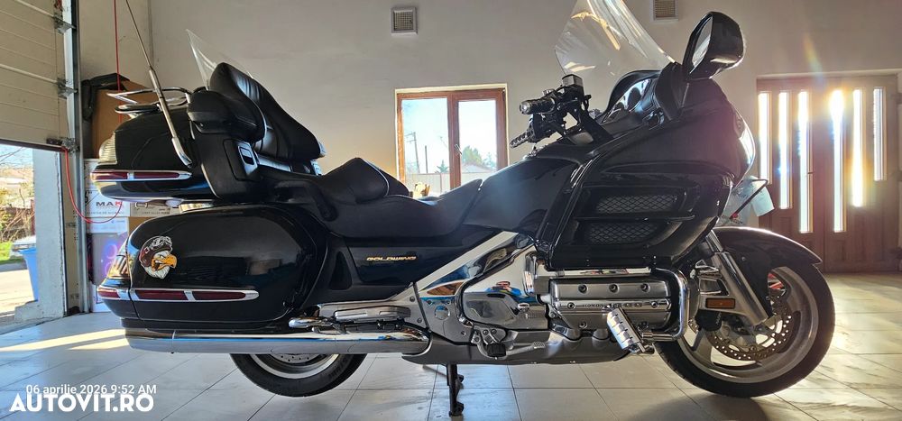 Honda GL 1800 Gold Wing - 9