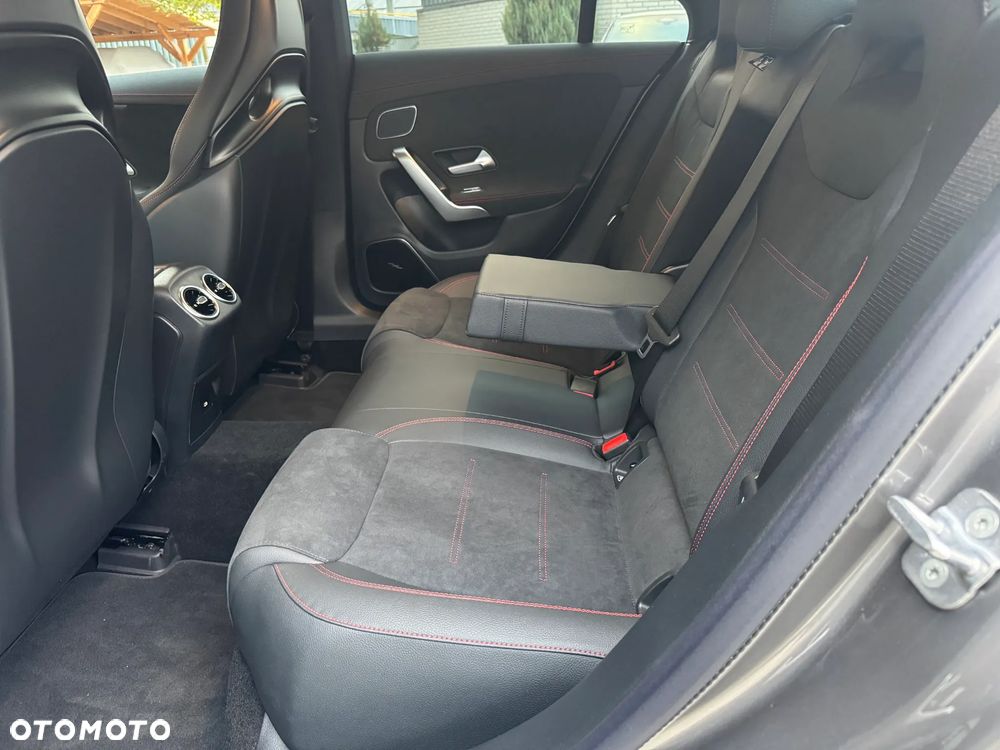 Mercedes-Benz CLA AMG 45 S 4-Matic+ 8G-DCT - 23