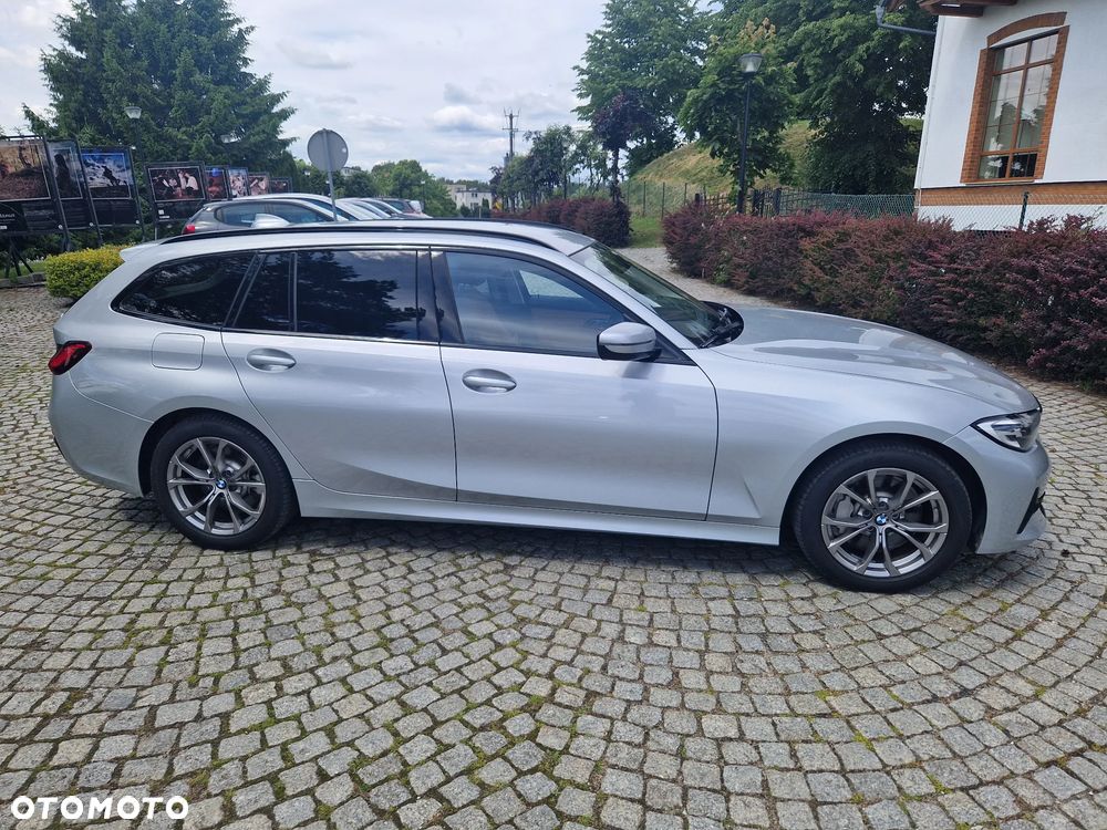 BMW Seria 3 330e xDrive - 7