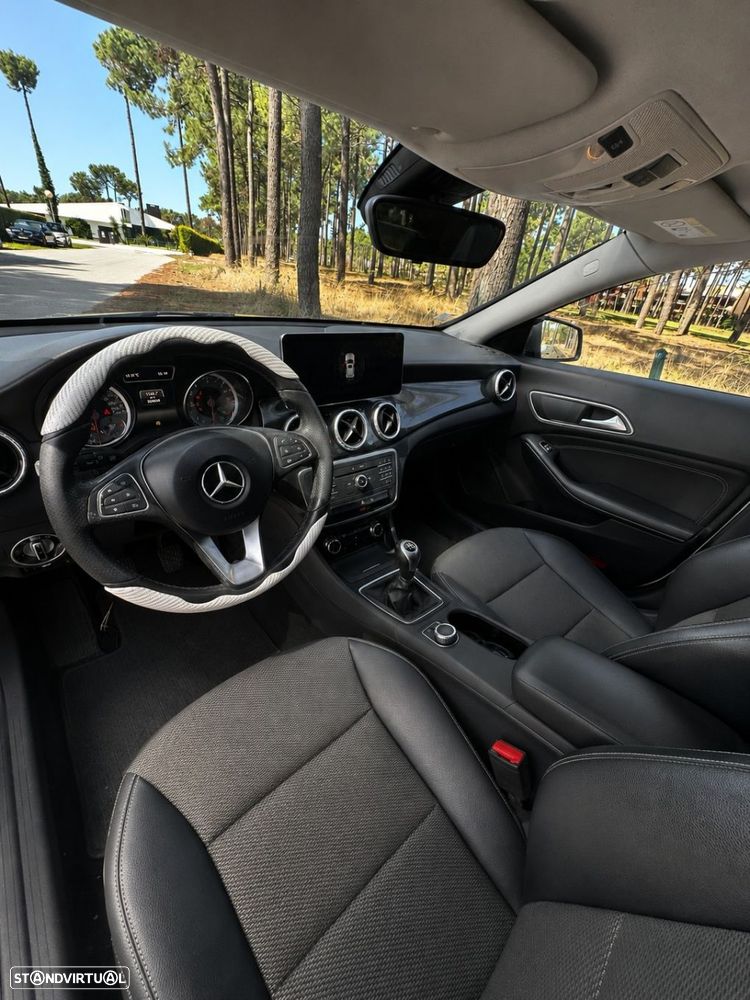 Mercedes-Benz CLA 200 - 12
