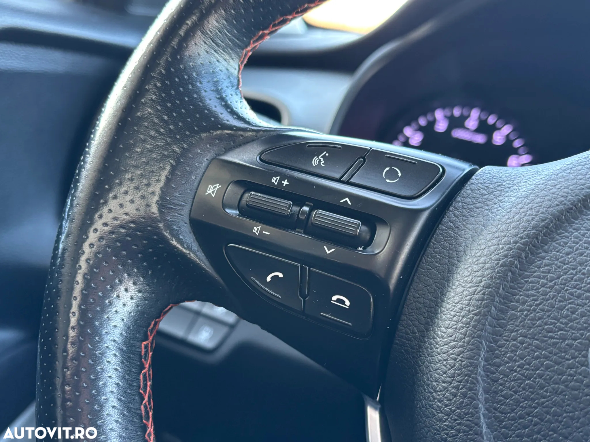 Kia Stonic 1.0 T-GDI HP Urban - 29