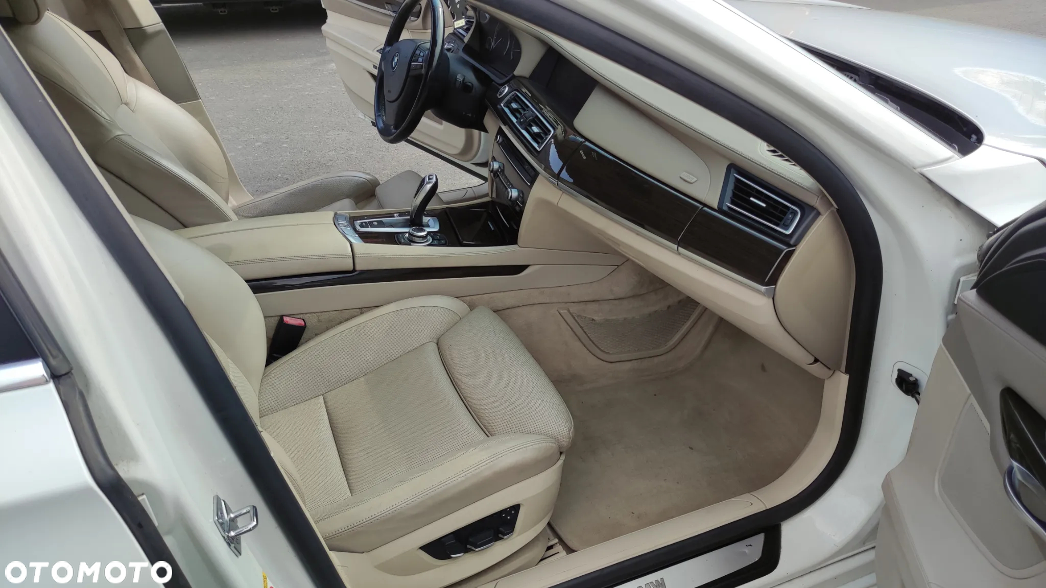 BMW Seria 7 750i L - 18