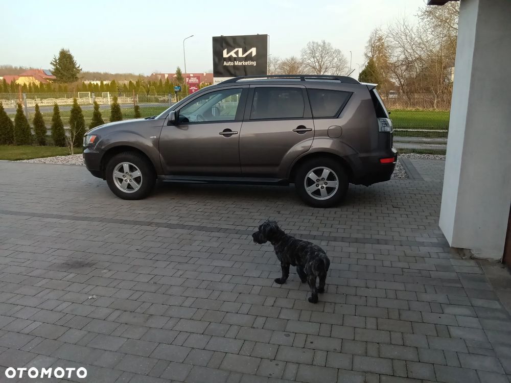 Mitsubishi Outlander 2.4 Intense + CVT - 3