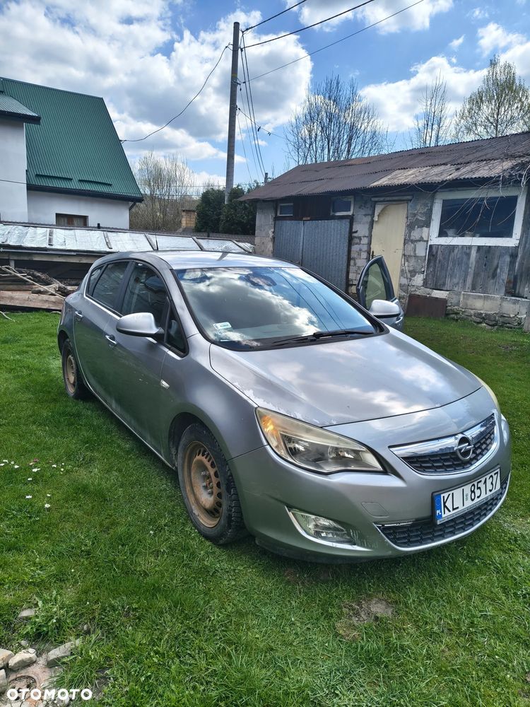 Opel Astra 1.6 Essentia - 10