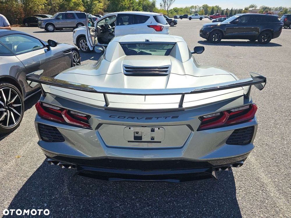 Chevrolet Corvette - 8