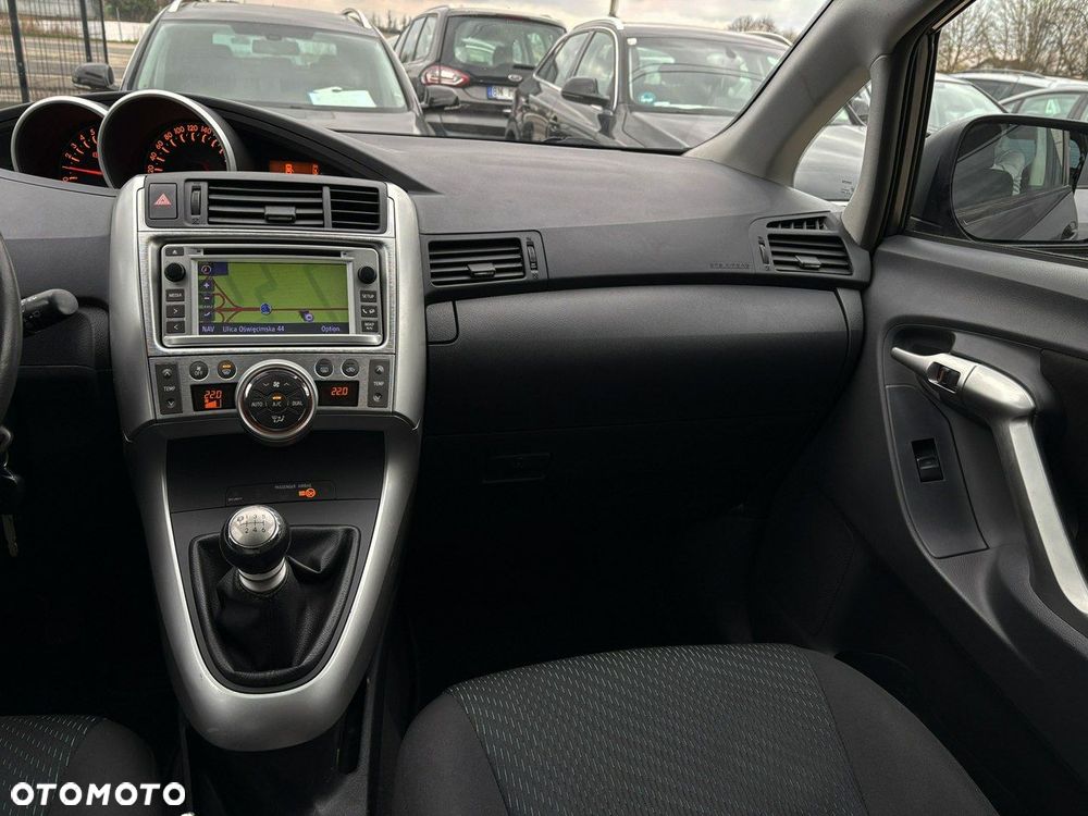 Toyota Verso 1.8 Premium 7os - 27