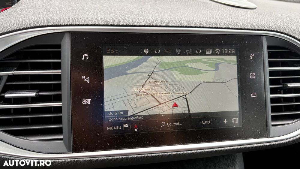Peugeot 308 1.2 L PureTech Turbo S&S Allure - 16