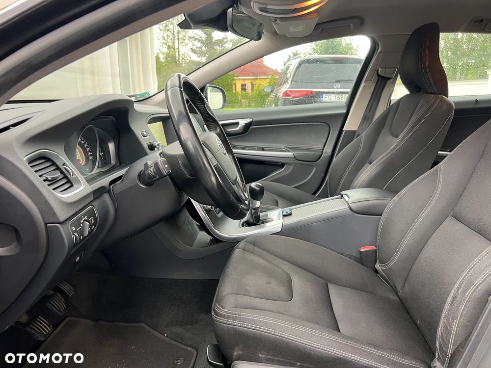 Volvo V60 D4 Edition - 14