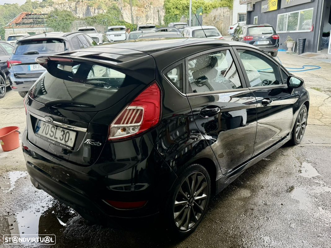 Ford Fiesta 1.5 TDCi STLine - 12