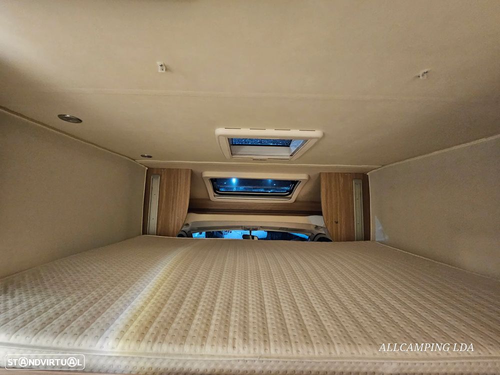 Burstner Delfin CAMA FRANCESA + BASCULANTE - 55