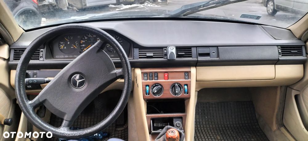 MERCEDES-BENZ 124 T-Model S124 250 TD 124.185 SILNIK KOMPLETNY SKRZYNA STEROWNIK FOTEL LICZNIK BŁOTNIK KIEROWNICA ZDERZAK KLAPA KLAMKA LAMPA SZYBA CAŁY NA CZĘŚCI - 3