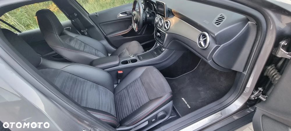 Mercedes-Benz GLA 250 4Matic 7G-DCT AMG Line - 29