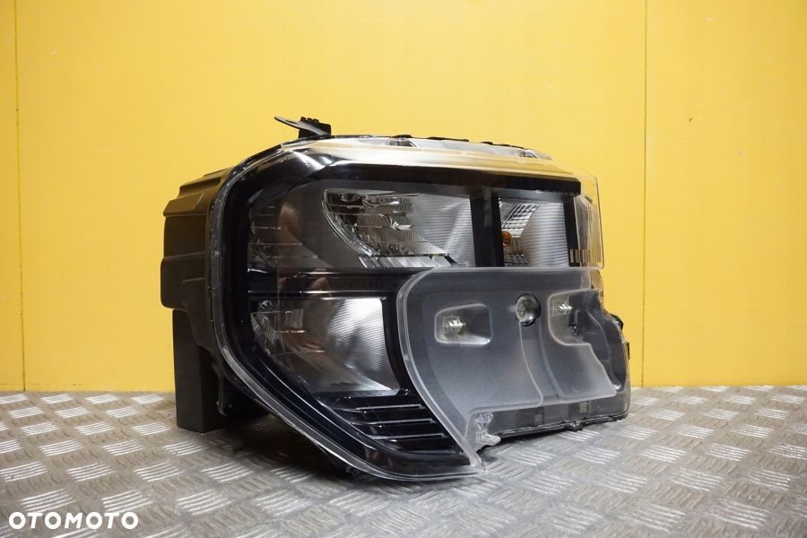 FORD MAVERICK LIFT 2025 2026- REFLEKTOR LAMPA LED PRAWA USA
