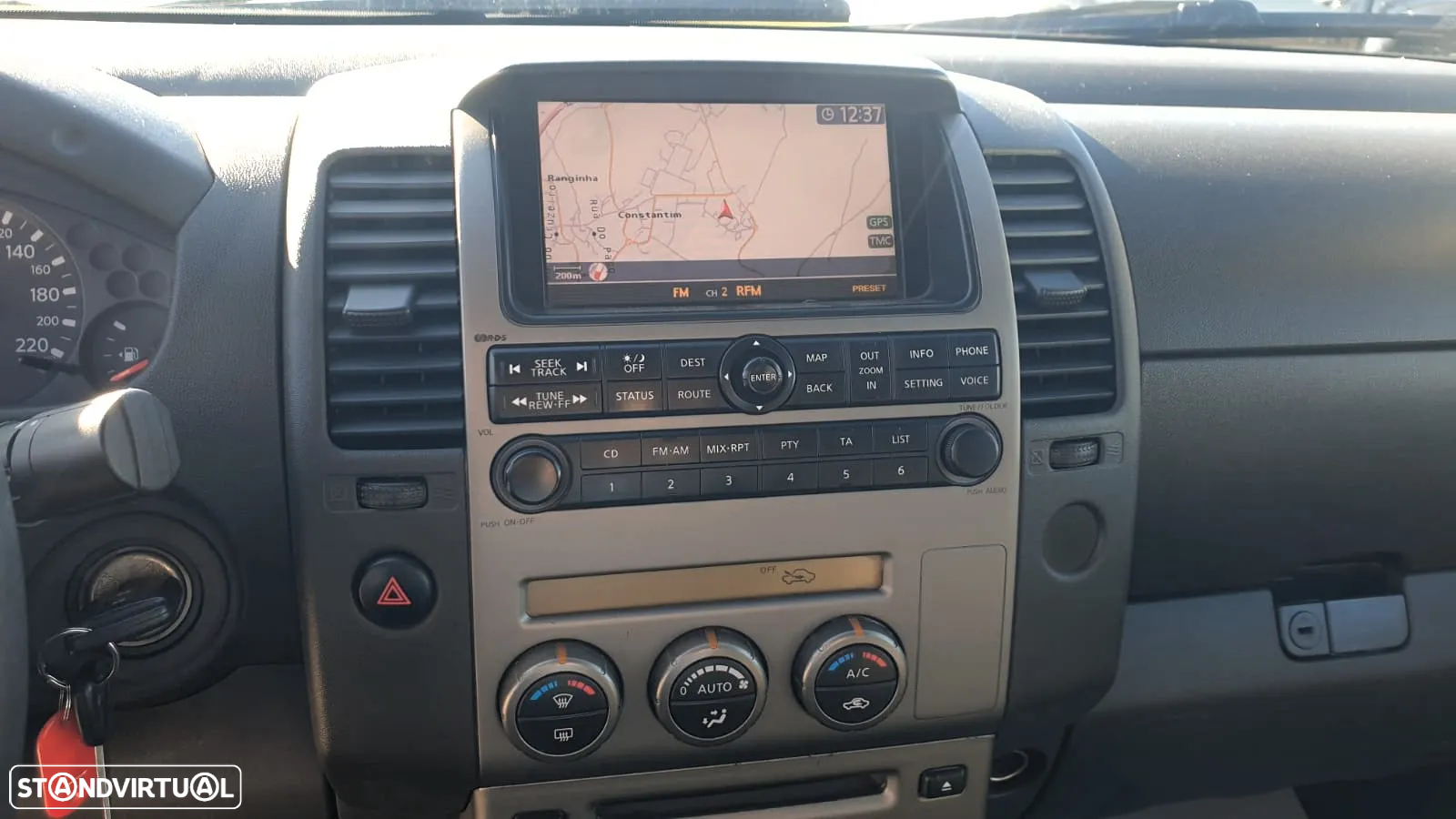 Nissan Navara Premium - 27