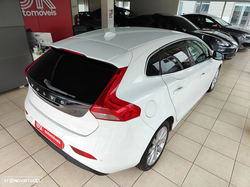 Volvo V40 D2 Momentum - 14