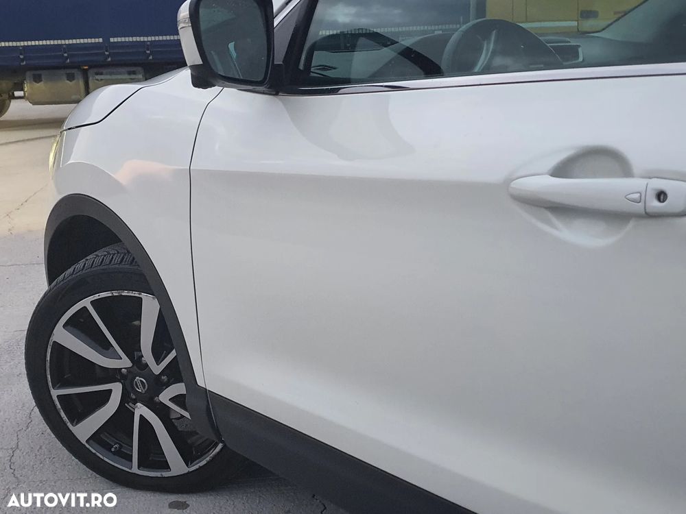 Nissan Qashqai 1.6 DCI Xtronic TEKNA - 22