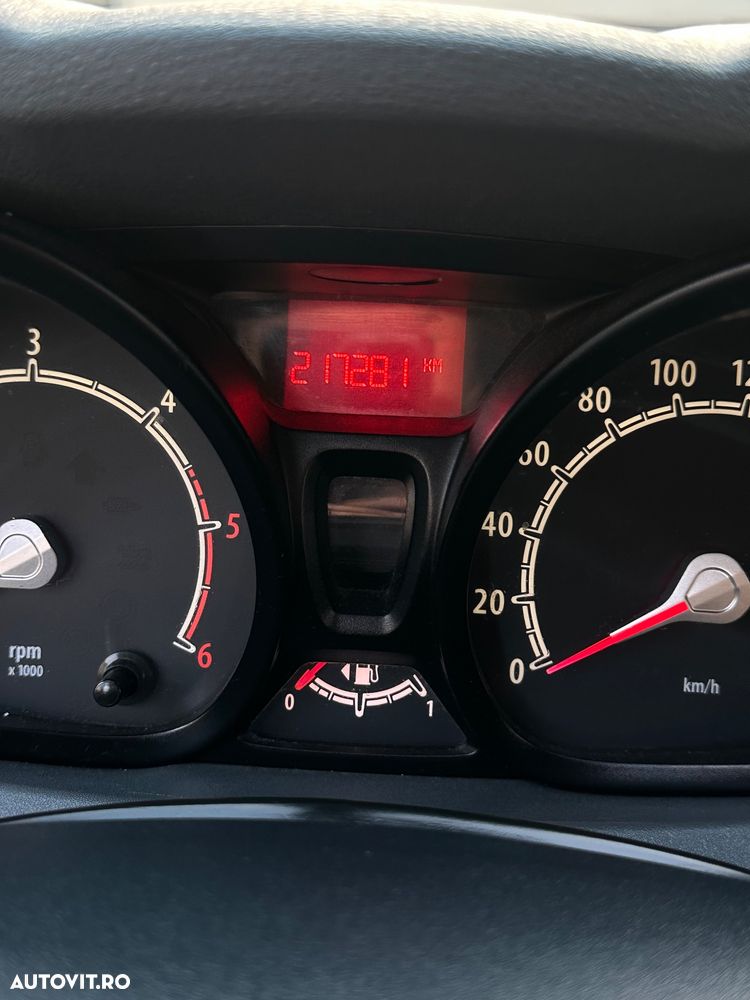 Ford Fiesta 1.4 TDCI Comfort - 10