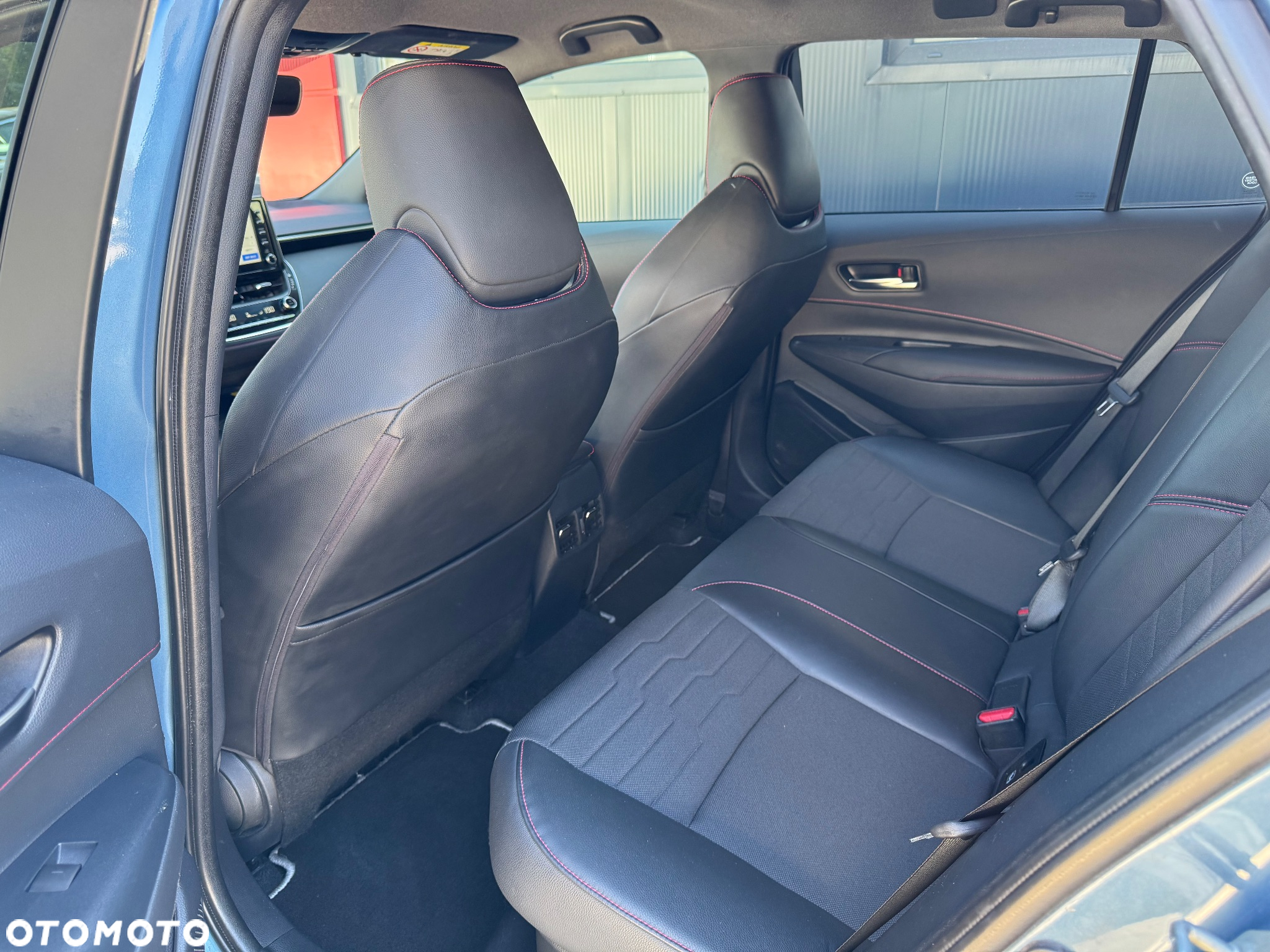 Toyota Corolla 2.0 Hybrid Executive - 19