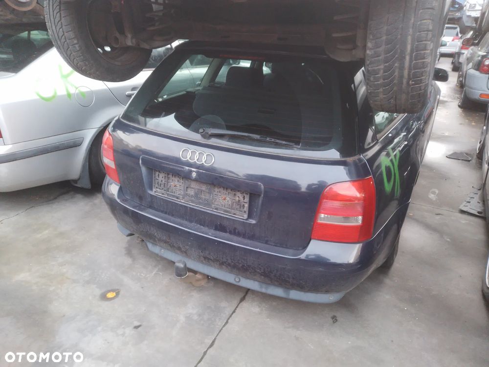 AUDI A4 B5 KOMBI 99-01  1.9 AJM   LAMPA TYŁ PRAWA LEWA - 1