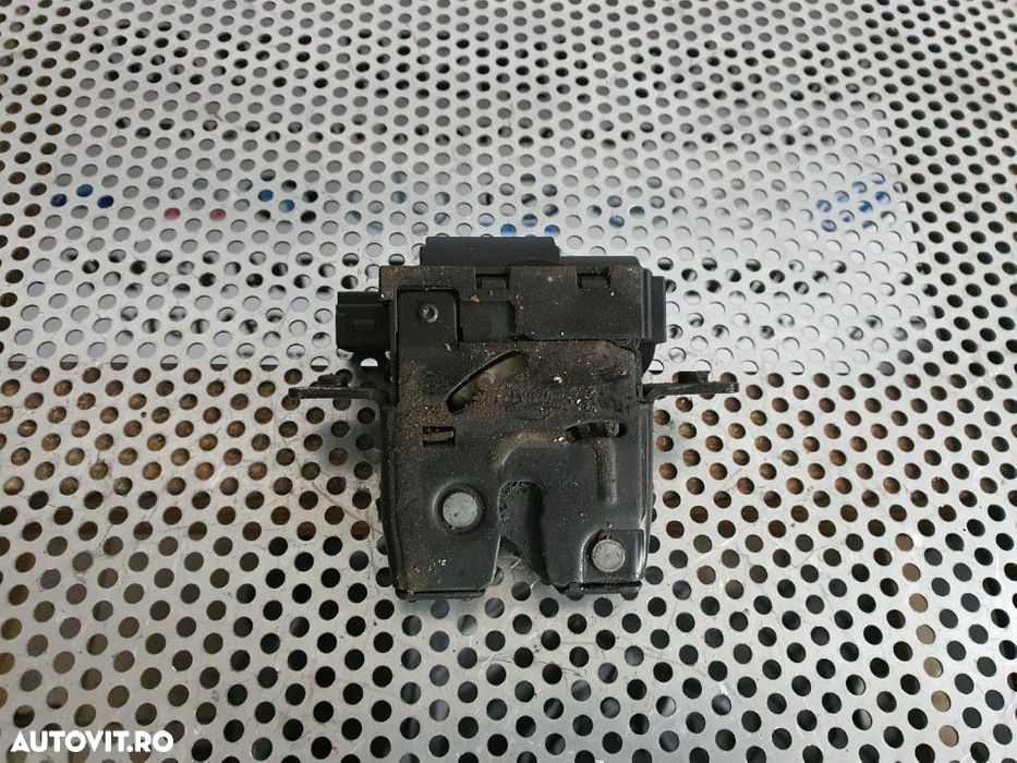 Broasca Incuietoare Haion Renault Twingo 2 An 2007/2011 Broasca Incuietoare Haion Renault Twingo 2 - 2