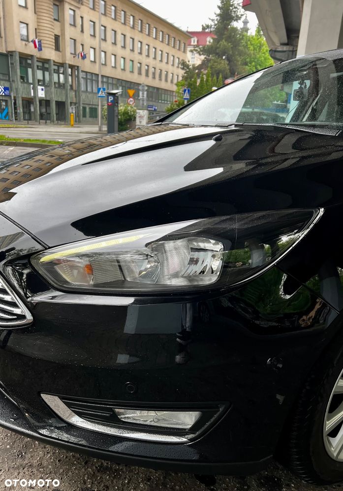 Ford Focus 1.0 EcoBoost STart-Stopp-System TITANIUM - 2