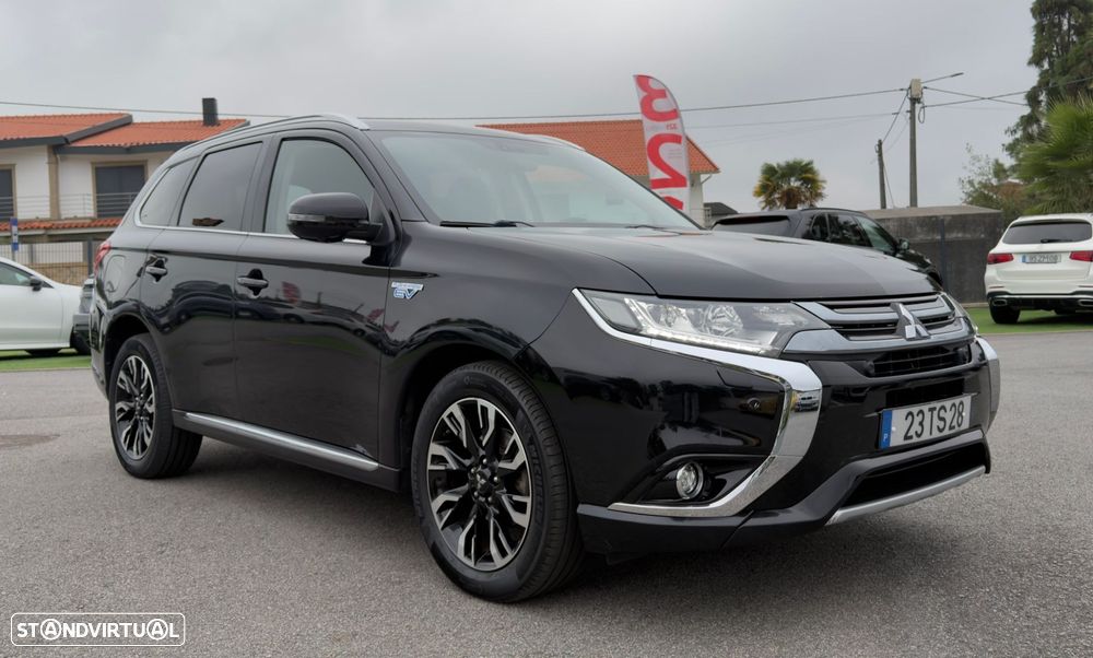 Mitsubishi Outlander 2.0 Instyle Navi - 3