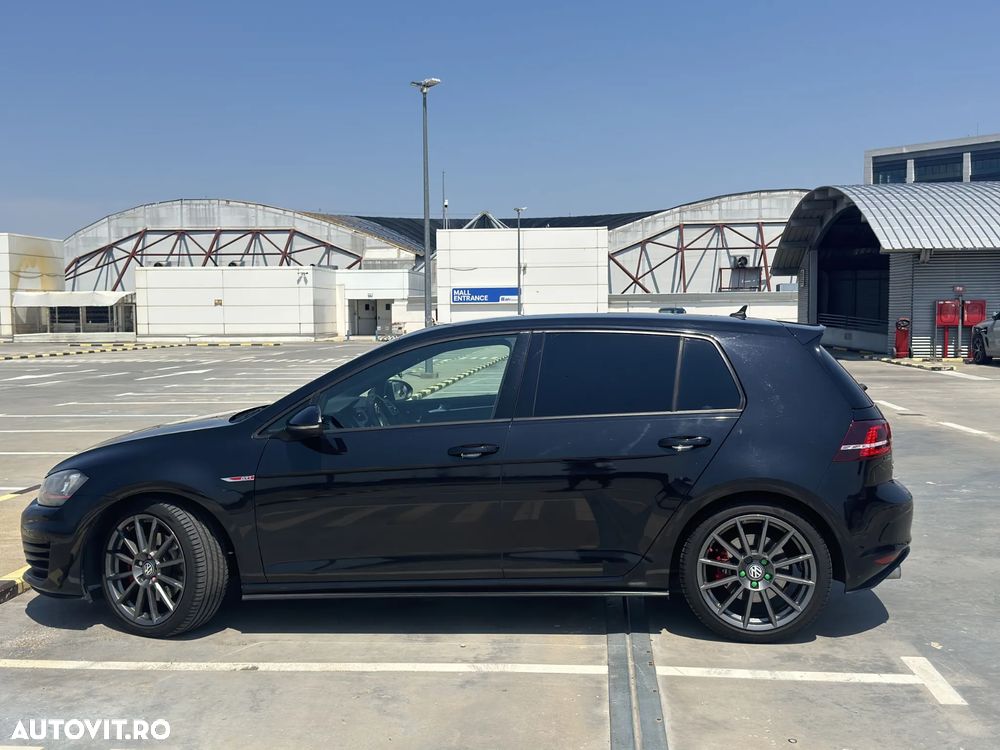 Volkswagen Golf - 8