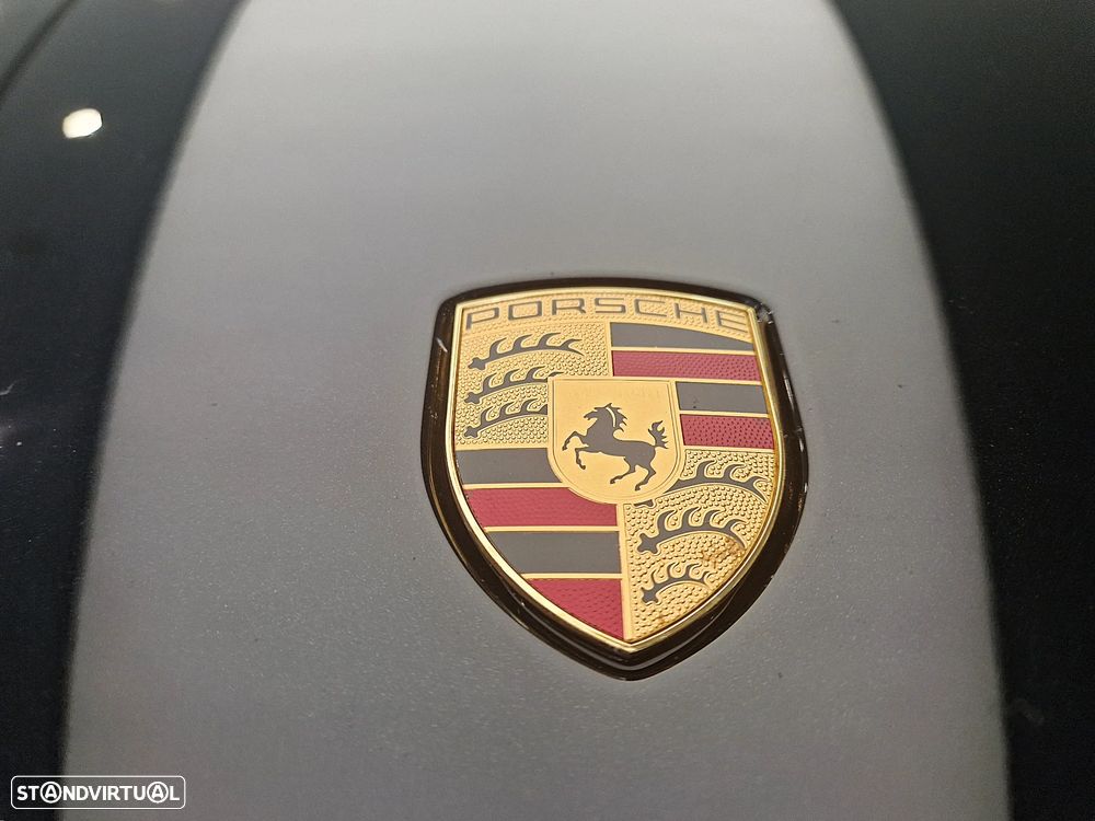 Porsche Taycan Cross Turismo 4S - 15