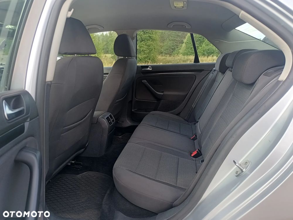 Volkswagen Jetta 1.6 TDI DPF Highline - 8