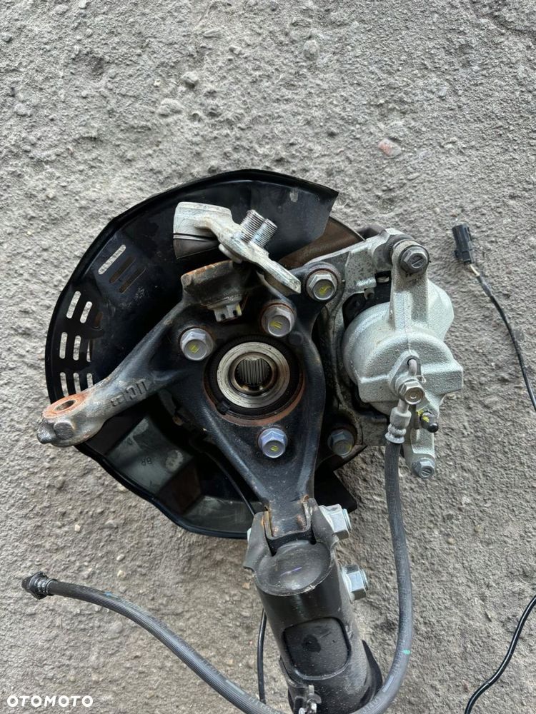 zwrotnica mcpherson prawy przód toyota yaris cross kros 2022-25 1.5 hybryda - 5